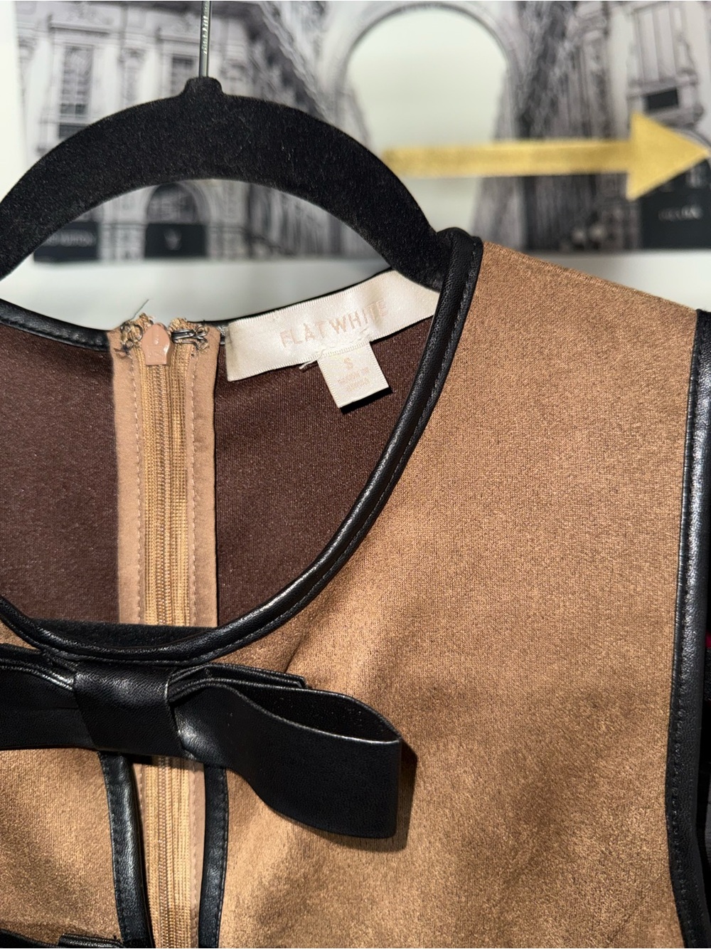 Flat White Faux Suede Bow Trim Sleeveless Mini Dress Brown Womens Small EUC - Picture 10 of 14